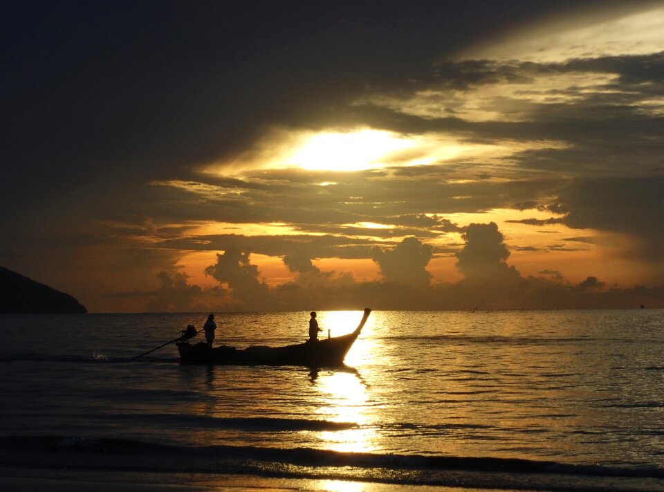 Sunrise sail people