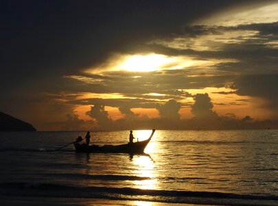 Sunrise sail people