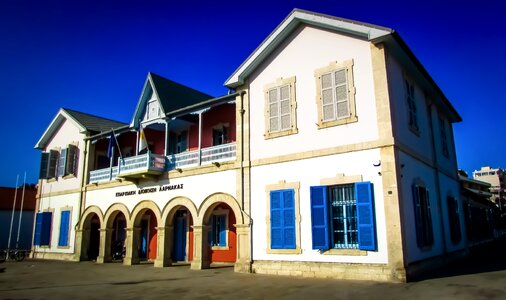 Colonial style building architecture