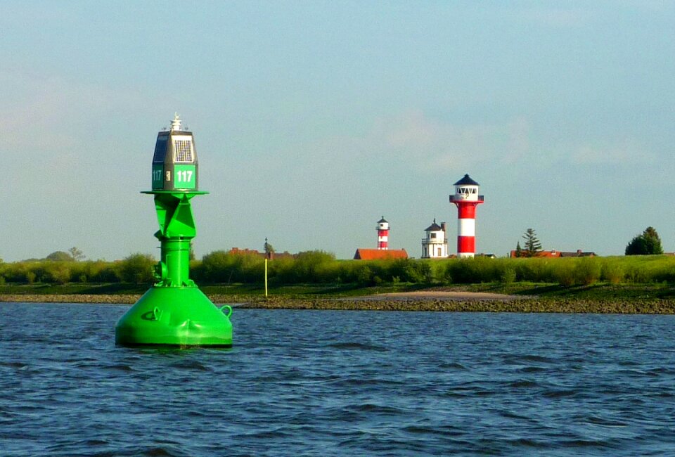 Lighthouse beacon shipping