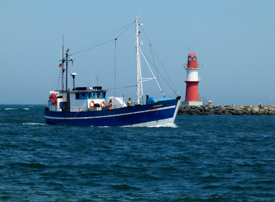 Seafaring lighthouse port