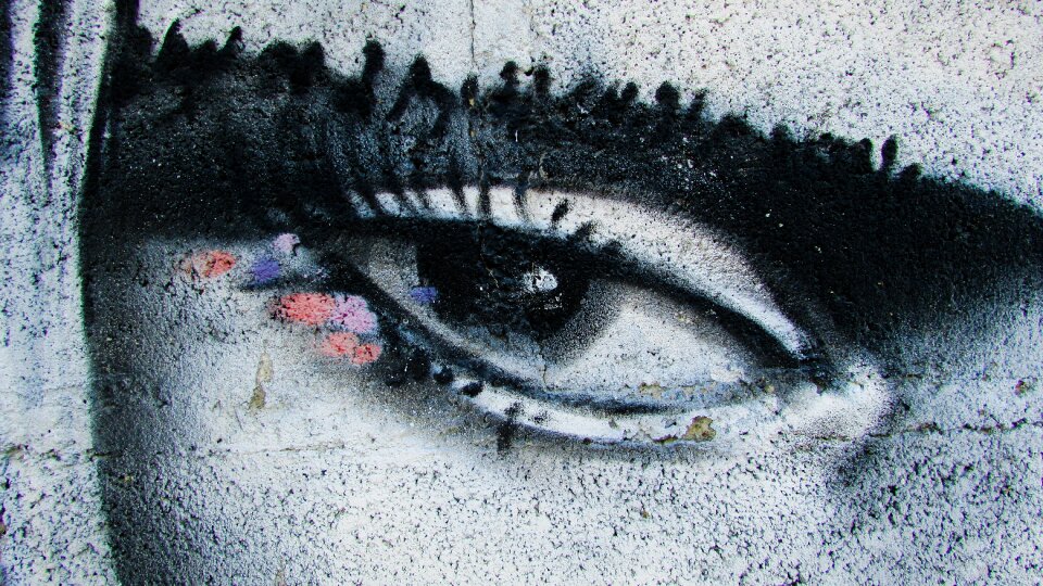 Graffiti look gaze