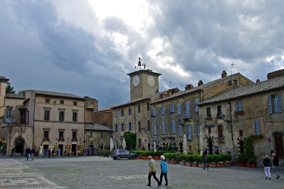 Piazza del duomo borgo middle ages