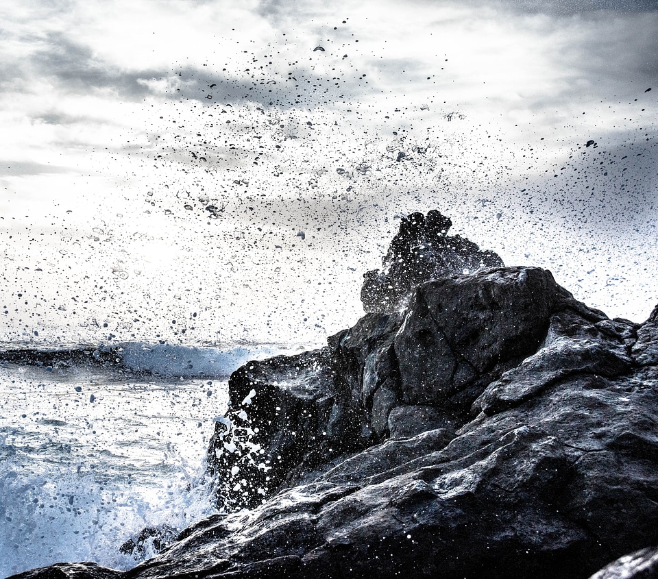 Backlighting surf spray