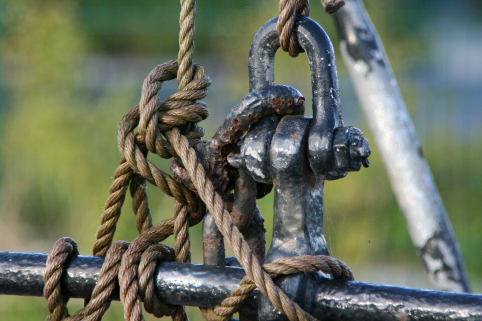 Harness lines dew ship