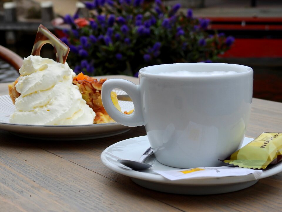 Hot drink cake sweet