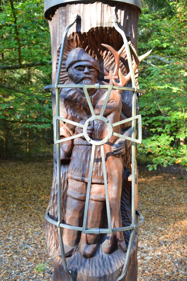 Statue wood woodcut