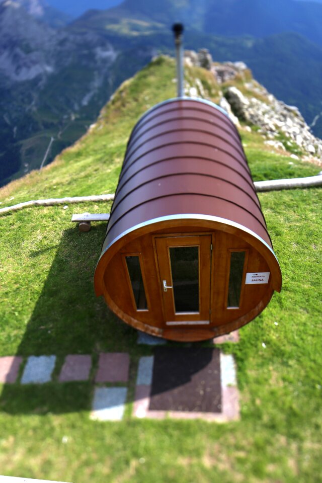 Peak sauna cabin