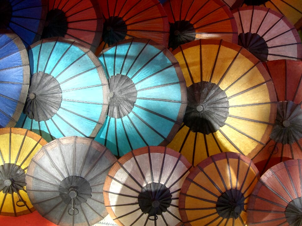 Coloured around circles