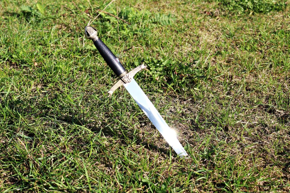 Dagger middle ages metal