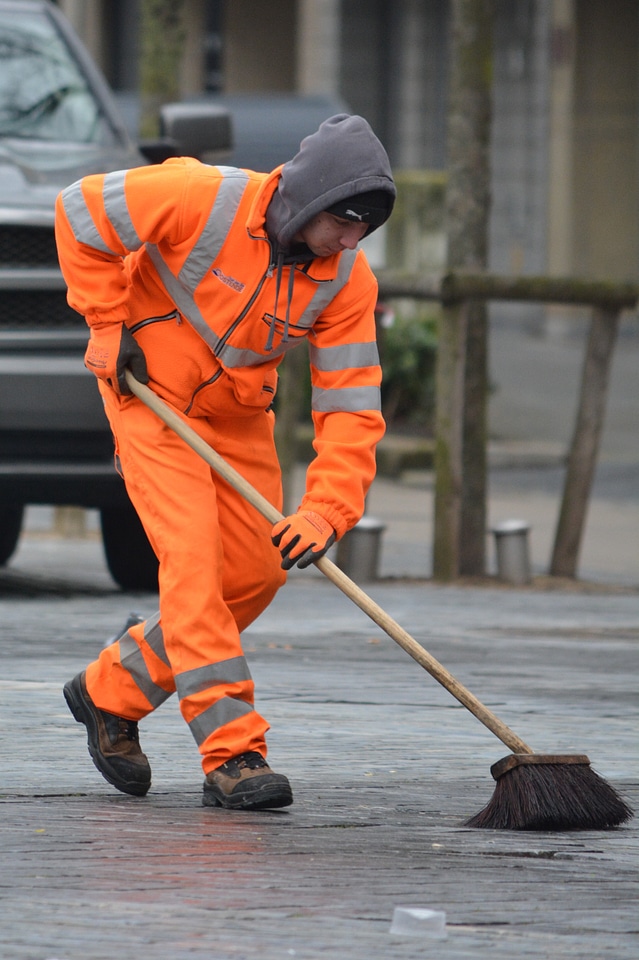 Cleaning people scavenger