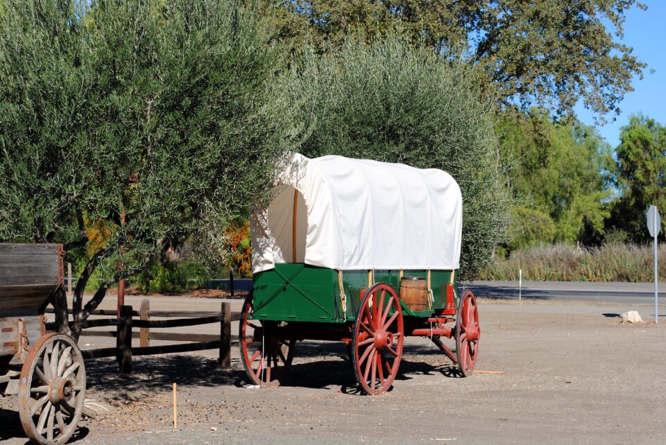 Old charette amish