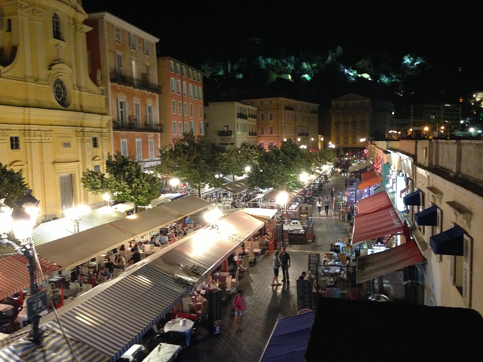 Cours sela night market