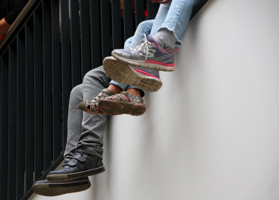 Dangle sneaker young people