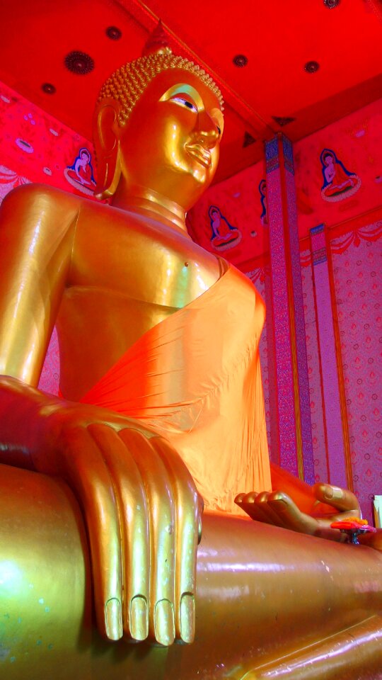 Religion thailand gold