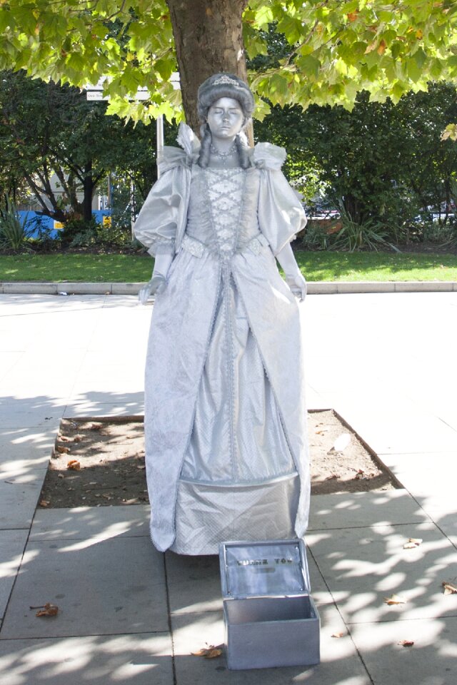 Thames embankment sunday costumed