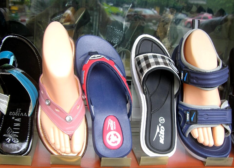 Window shoe summer
