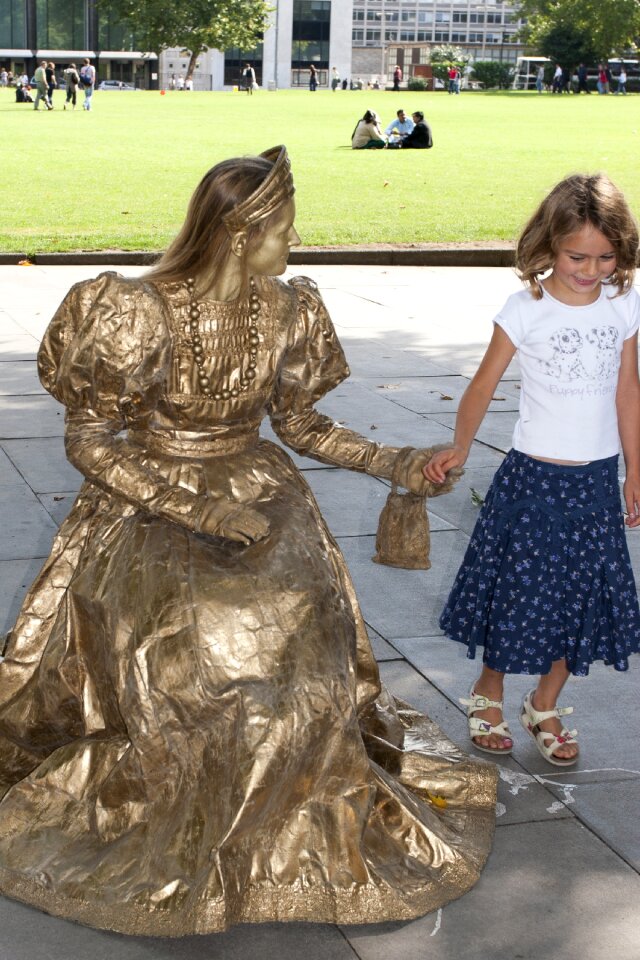 Thames embankment sunday girl and the queen