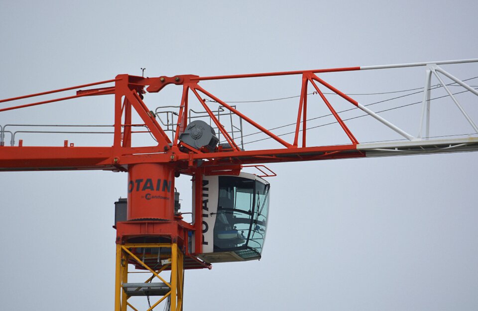 Building lifting red