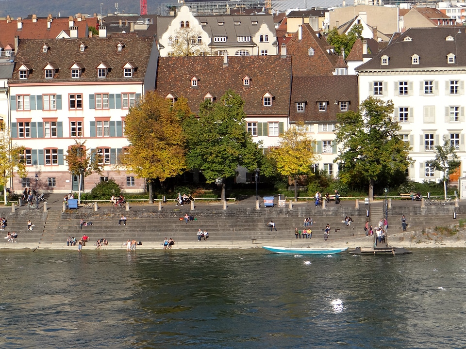 River houses water