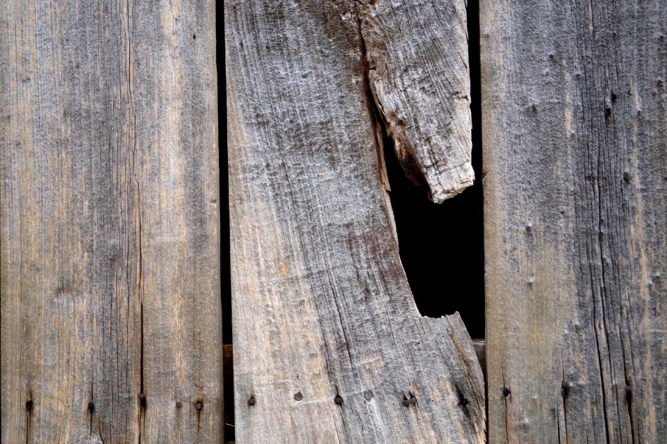 Wall boards hole gap