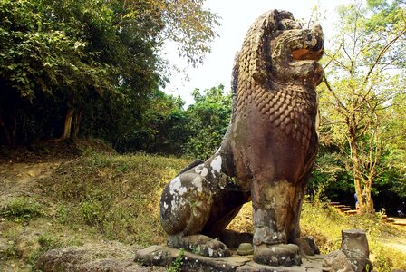 Siem reap ruin sculpture