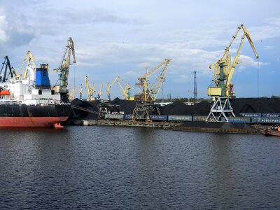 Loading unloading shipping of goods photo