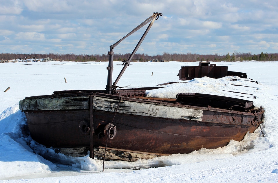Boat ruins debris