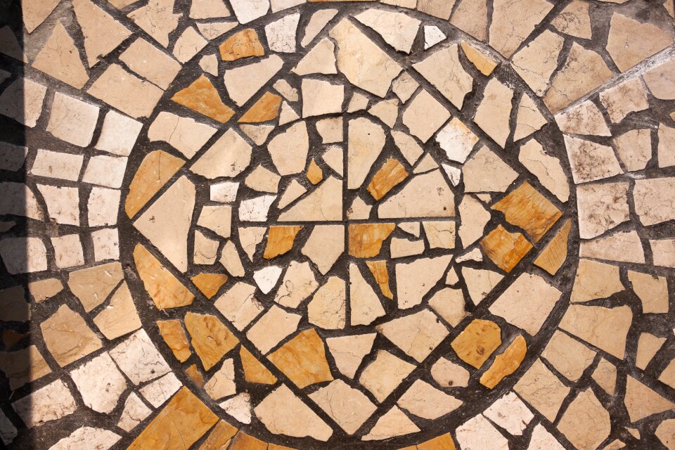 Square ornament ground