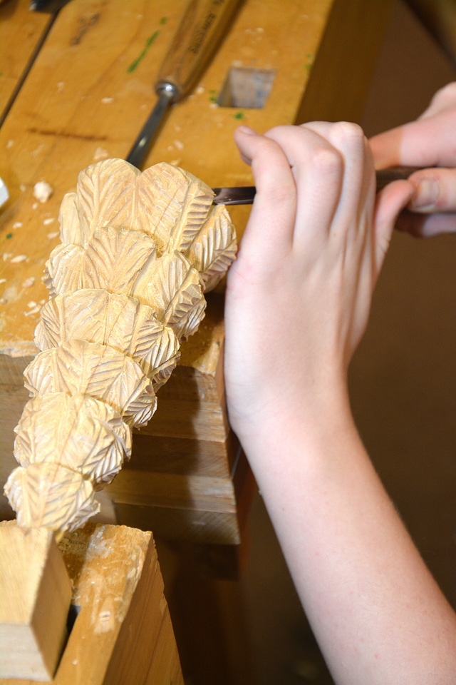 Work figure carving