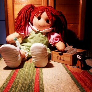 Coffer toy red hair