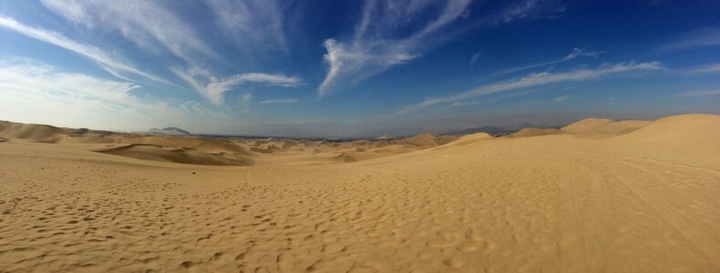 Huacachina peru desert photo