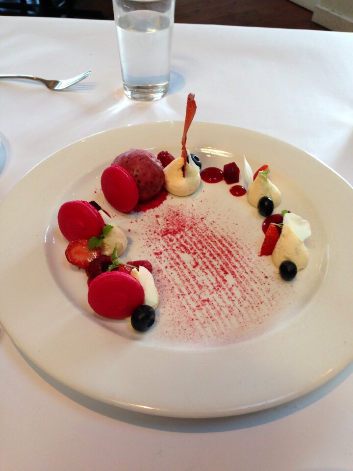 Macaroon raspberry