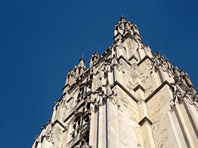 Building landmark architecture