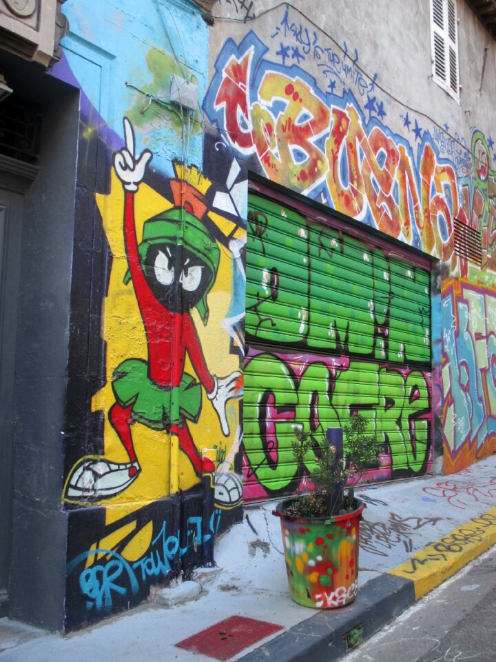 Street-art marseille graffiti