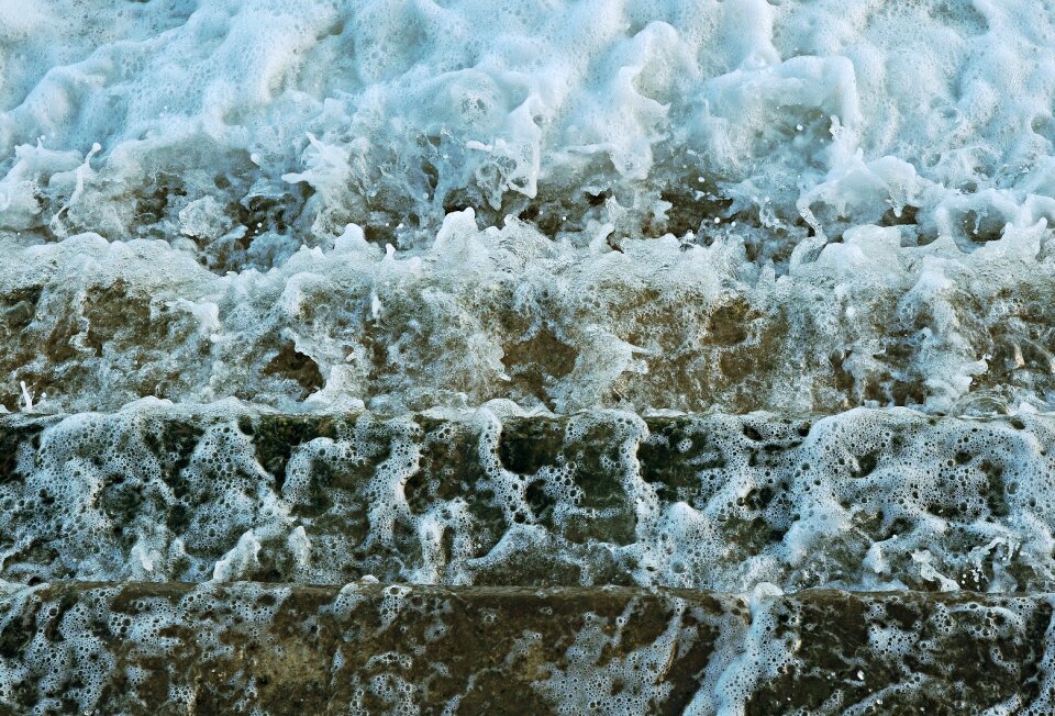 Sea flowing liquid