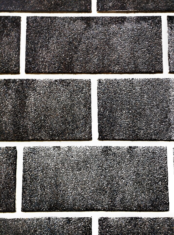 Monochrome wall pattern