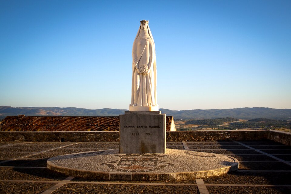 Santa isabel queen estremoz sculpture