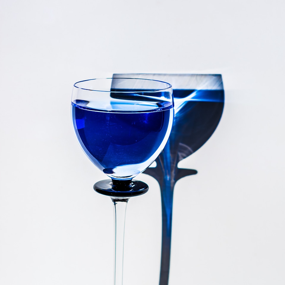Drinking cup light shadow