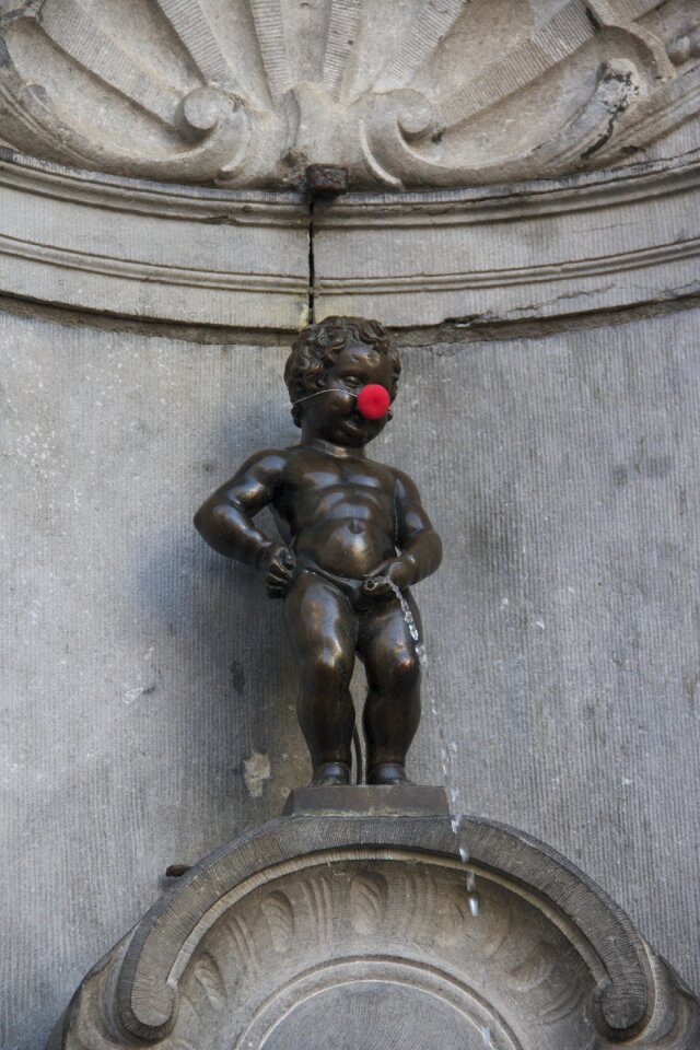 Street source manneken pis