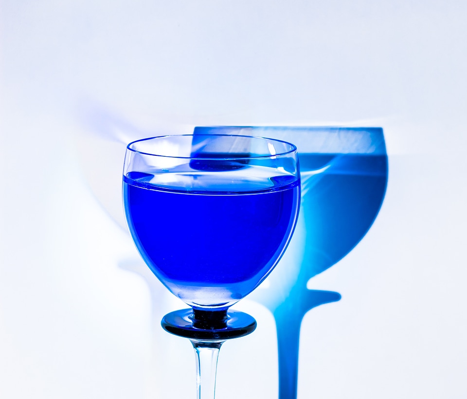 Drinking cup light shadow