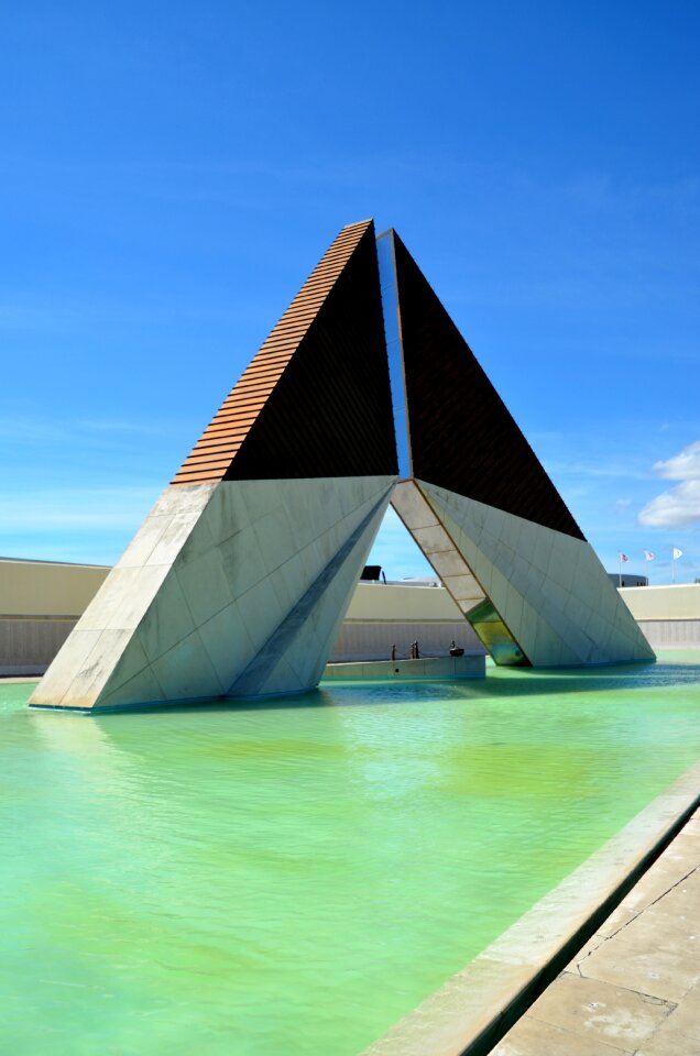 Statue monument water