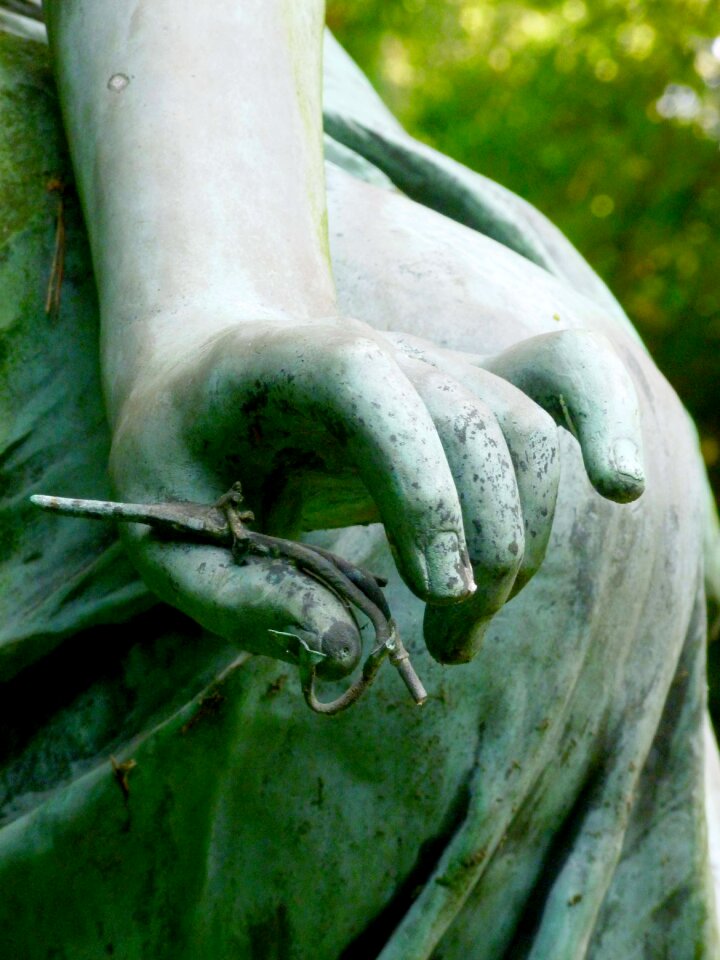 Figure cemetery symbol