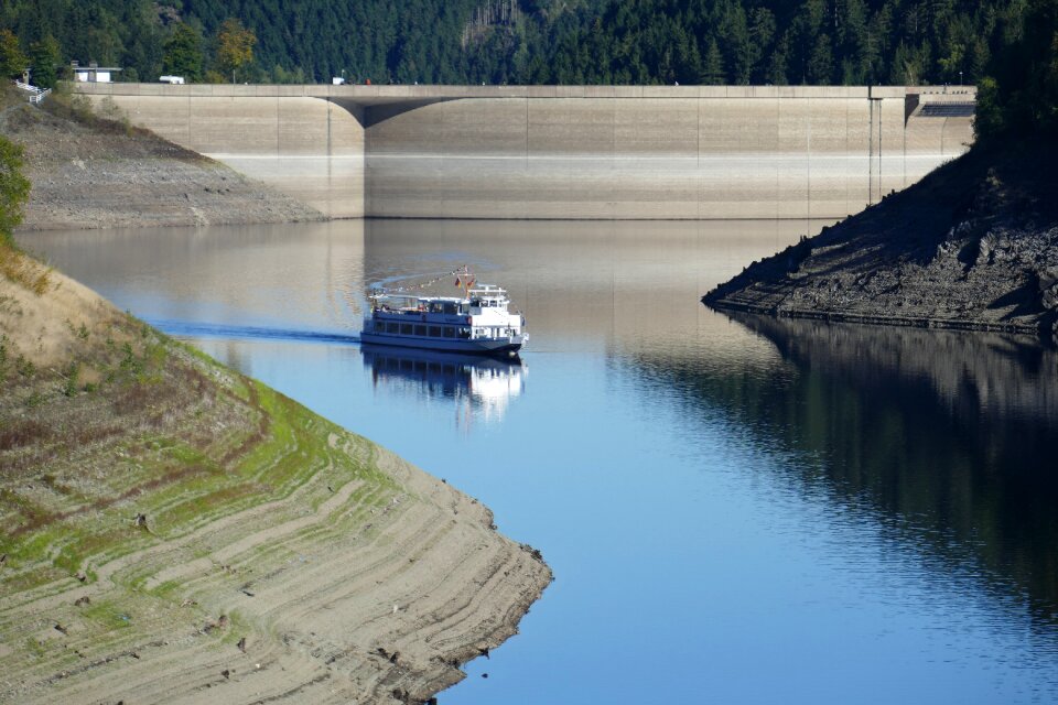 Excursion steamer reservoir water