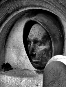 Tomb cemetery head