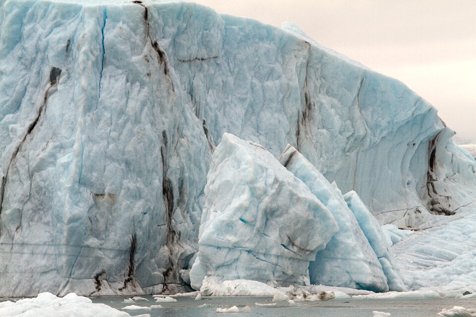 Glacier icebergs lagoon