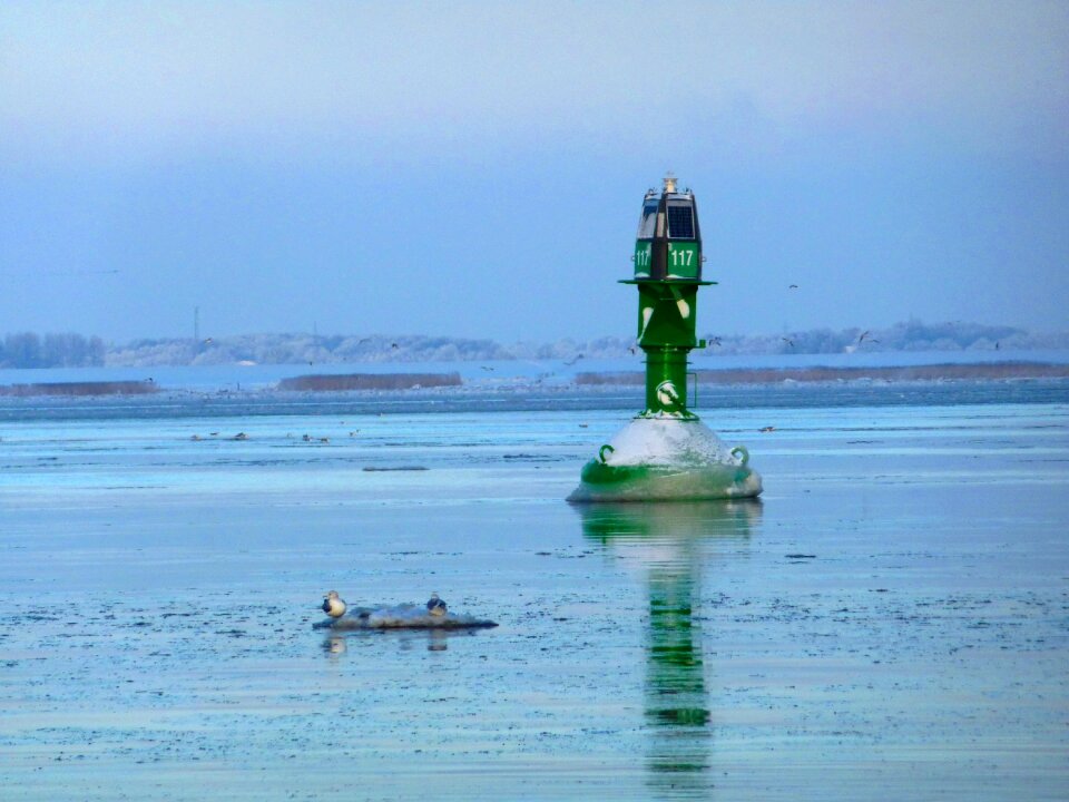 Ton boje navigation
