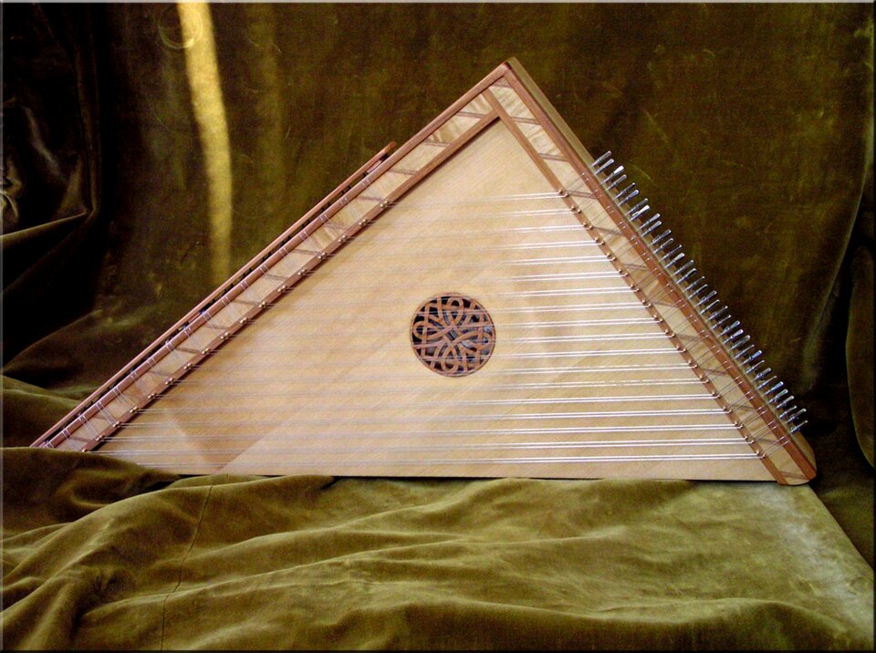 Art music instrument
