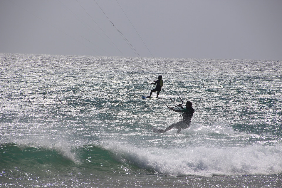 Sky dragons kitesurfing