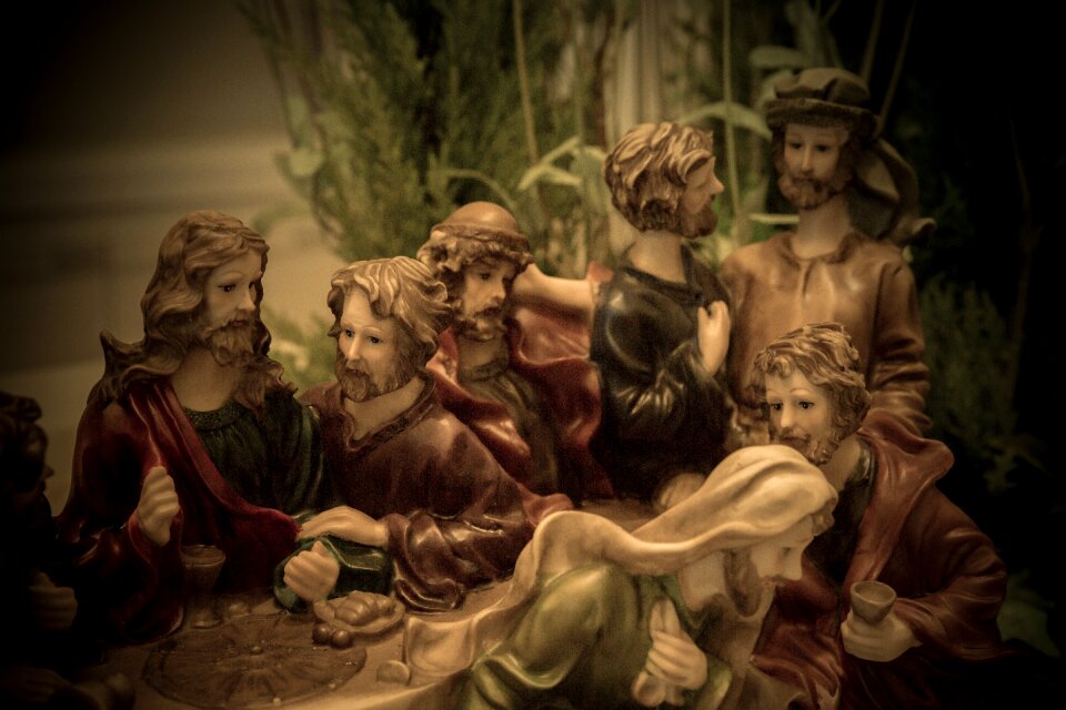Apostle the last supper sculpture